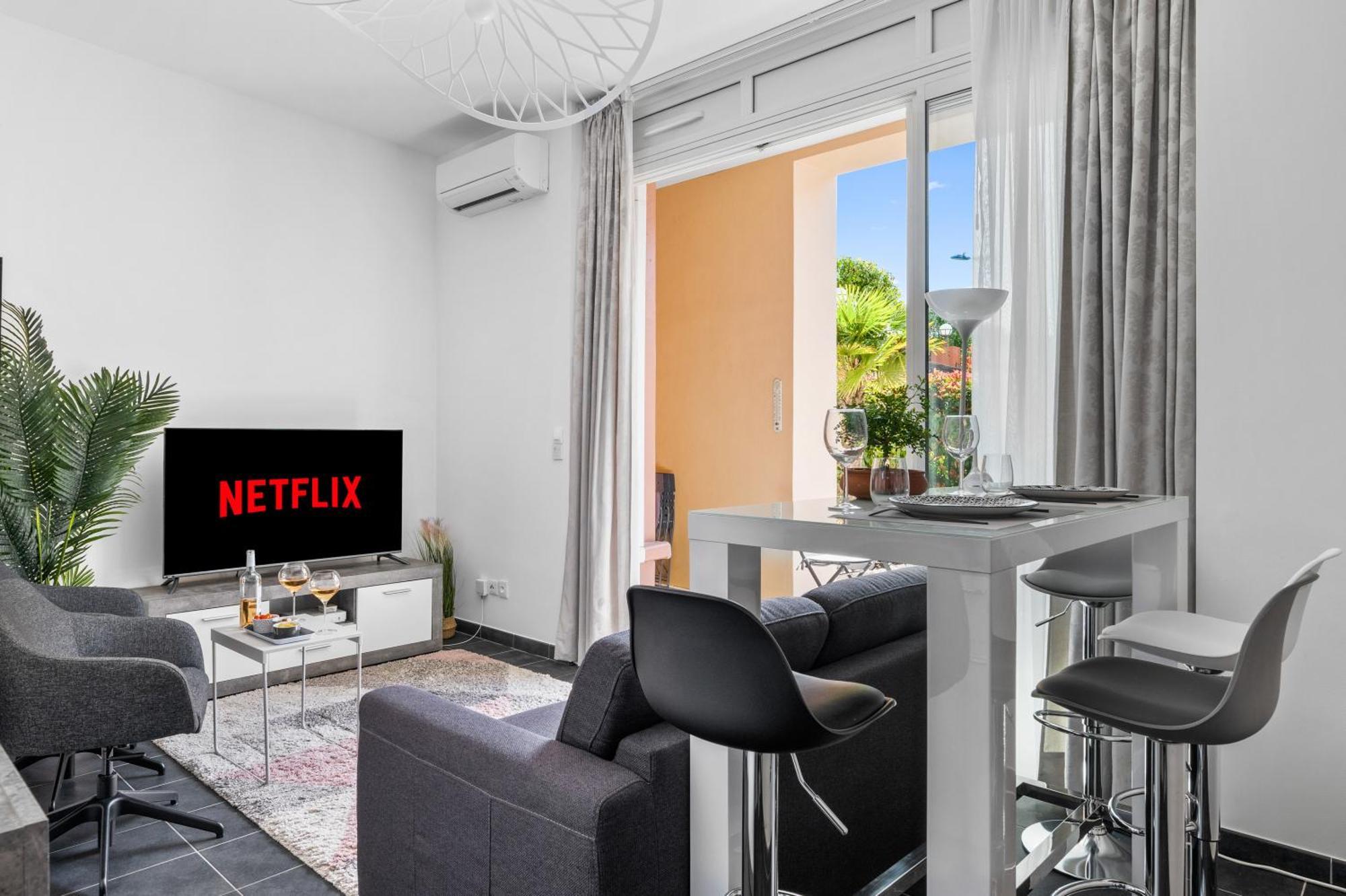 Le Coq Wagner - Parking - Air Conditioning - Pool Apartment Ментона Екстериор снимка