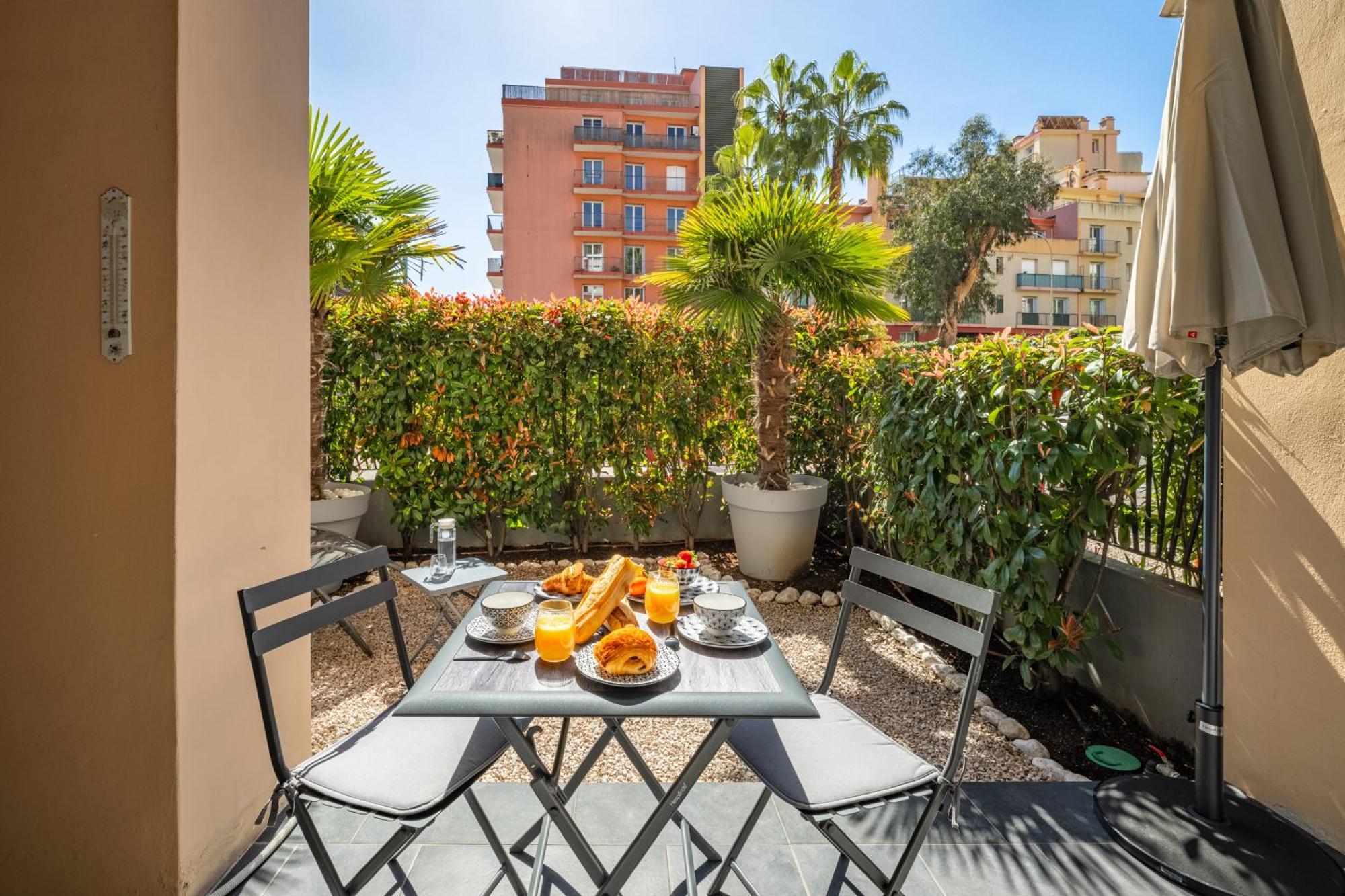 Le Coq Wagner - Parking - Air Conditioning - Pool Apartment Ментона Екстериор снимка